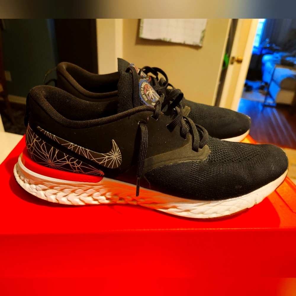 MENS NIKE EPIC REACT FLYKNIT 2 10.5 BLACK